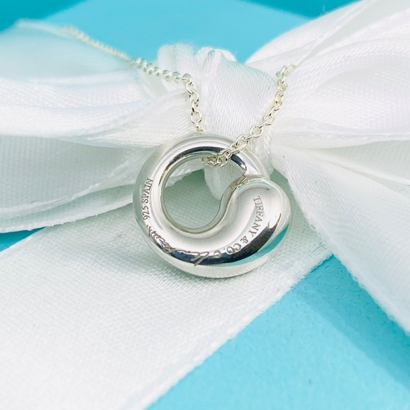 Tiffany & Co Eternal Circle Necklace pendant Elsa Peretti 925  16” box Nice! - Picture 3 of 9